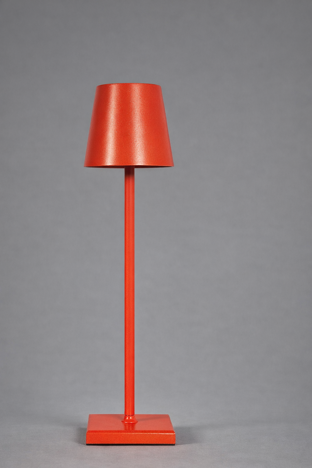 Modern Minimalist Iron Luxury Bedside Table Lamp