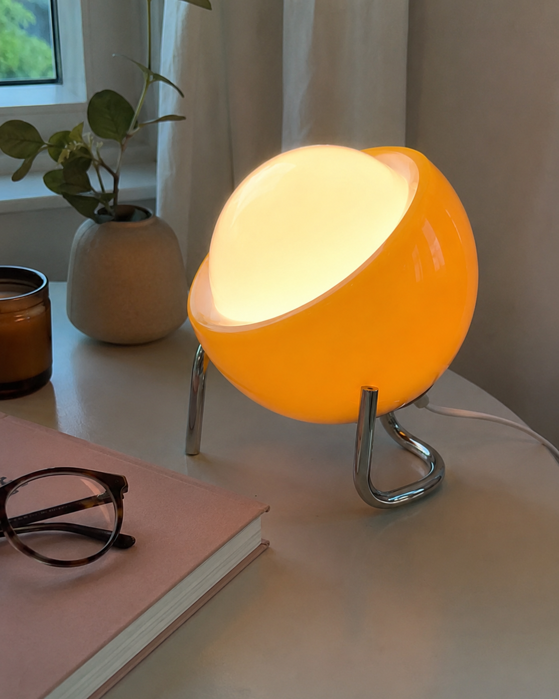 Coraline | Bauhaus Glass Globe Table Lamp
