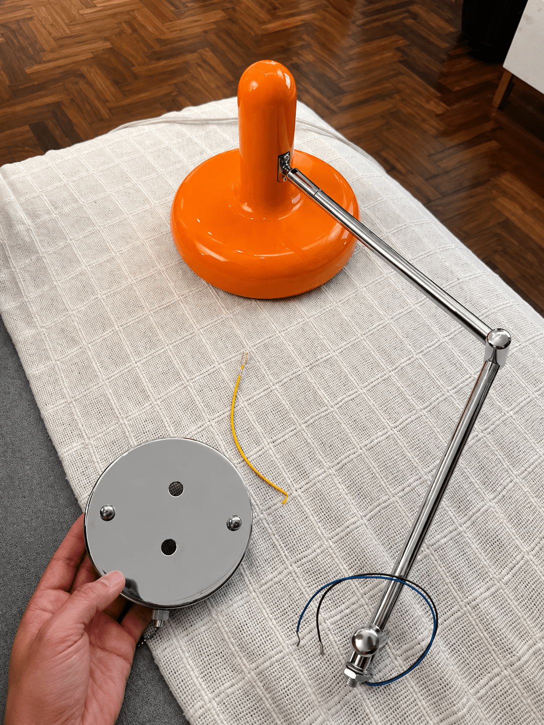 Leva | Swing Arm Wall Lamp Adjustable Reading Bedside Sconce - Luma House