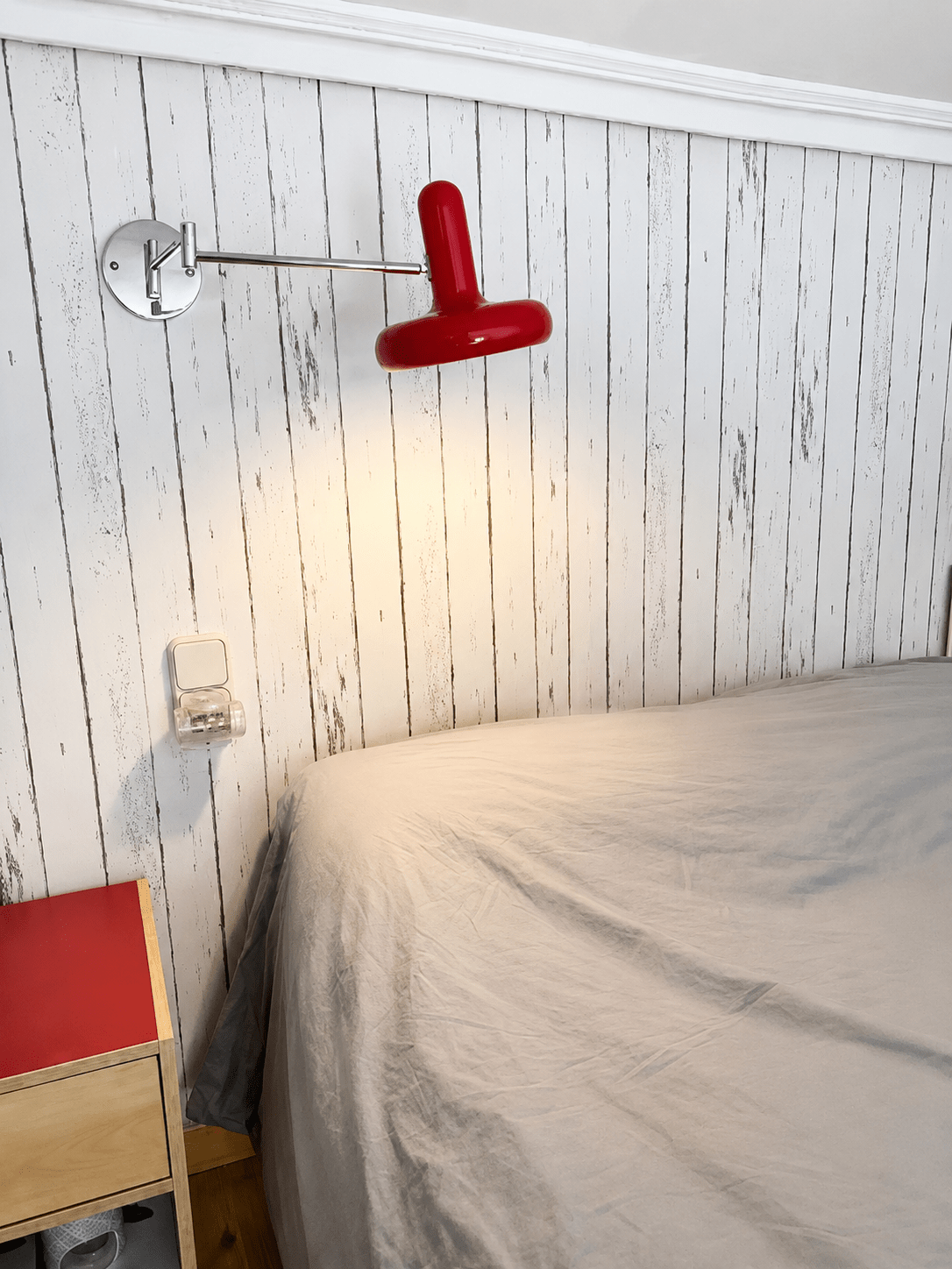Leva | Swing Arm Wall Lamp Adjustable Reading Bedside Sconce - Luma House