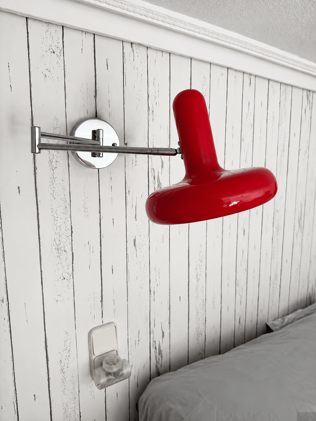 Leva | Swing Arm Wall Lamp Adjustable Reading Bedside Sconce - Luma House