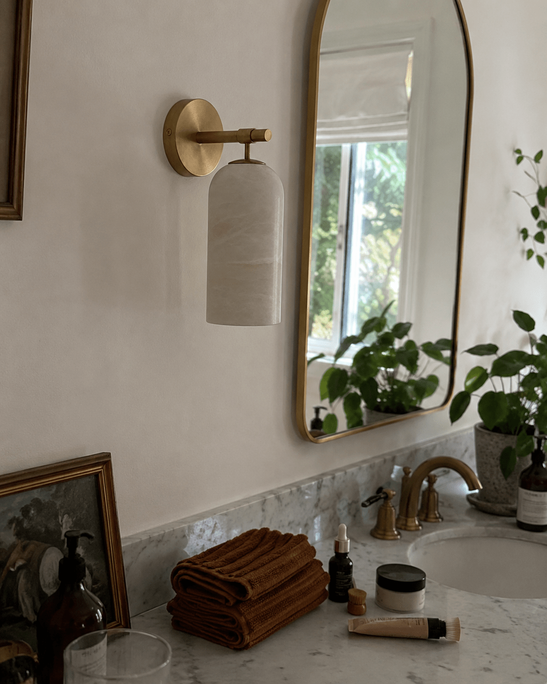 Volta | Alabaster & Brass Wall Sconce - Luma House